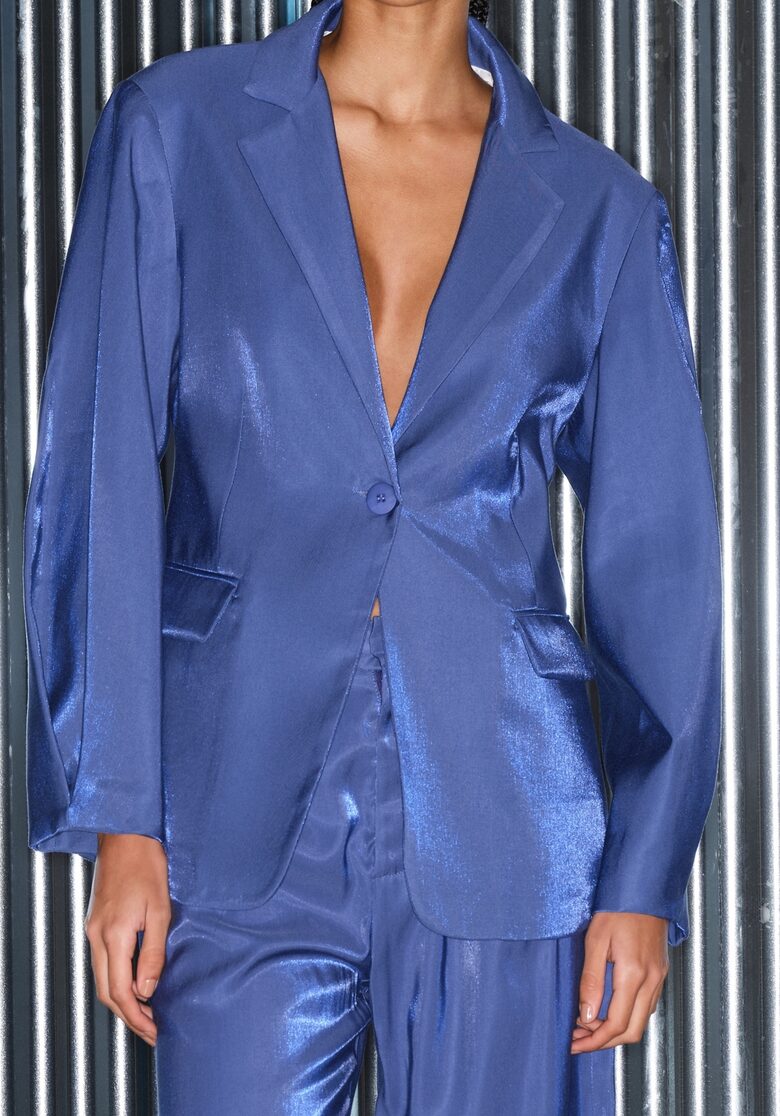 Žakete Zilā krāsā ar nelielu spīdumu M izmērs